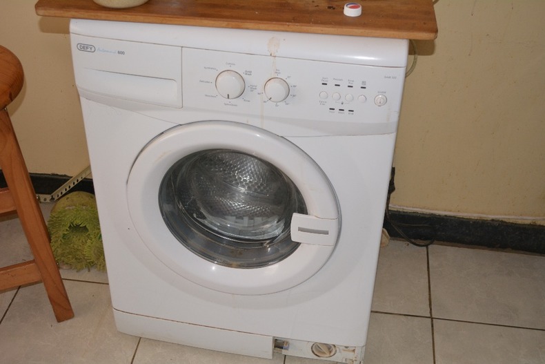 DEFY 600 auto washing machine 